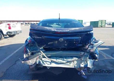 2014 Nissan Versa 1.6 S+ z USA, uszkodzony, nr VIN 3N1CN7AP8EL813490